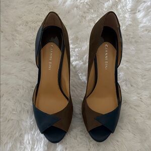 Gianni Bini Elegant Brown and Navy Peep Toe Heels